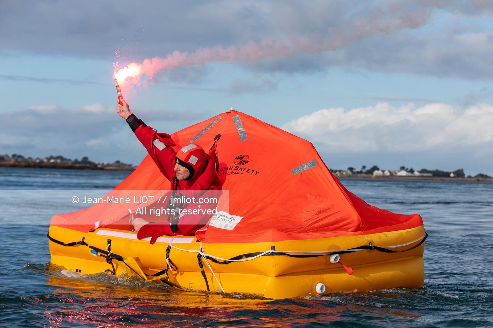 RADEAUX DE SURVIE - COMPARATIF