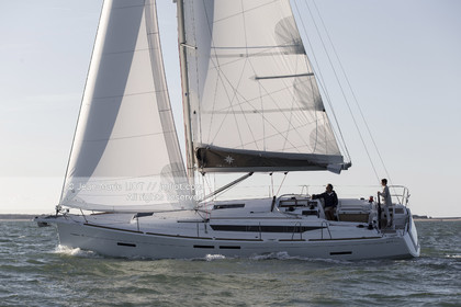 Ile de Ré, 23 09 2015, pour le chantier Jeanneau, le nouveau Jeanneau Sun Odyssey 419. Photo © Jean-Marie LIOT   Jeanneau