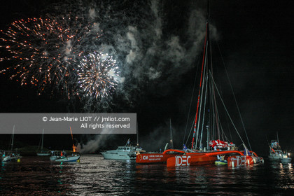 ROUTE DU RHUM 2010 - ARRIVEE DE FRANCIS JOYON