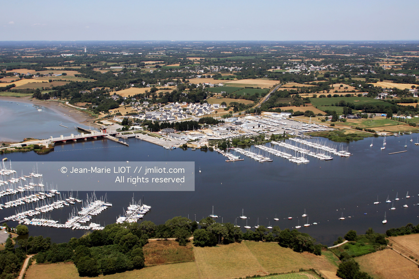 PHOTO ¬© JEAN-MARIE LIOT  TFV06 MENTION OBLIGATOIRE POUR TOUTE UTILISATION DROITS REÃÅSERVEÃÅS TOUR DE FRANCE A LA VOILE 2006 LE 11 JUILLET 2006 RALIEMENT CAMARET LA ROCHE-BERNARD