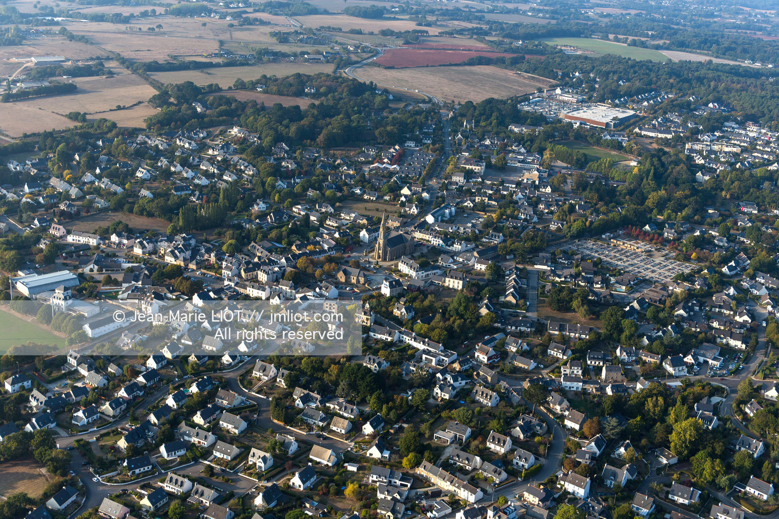 Arradon, Golfe du Morbihan, vue aérienne du port de plaisance. Photo© Jean-Marie Liot.