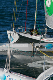 .Start Jules Verne Trophy maxi trimaran Geronimo, skipper Olivier de Kersauzon, on décember 28, 2004, Photo Jean-Marie LIOT - www.jmliot.com