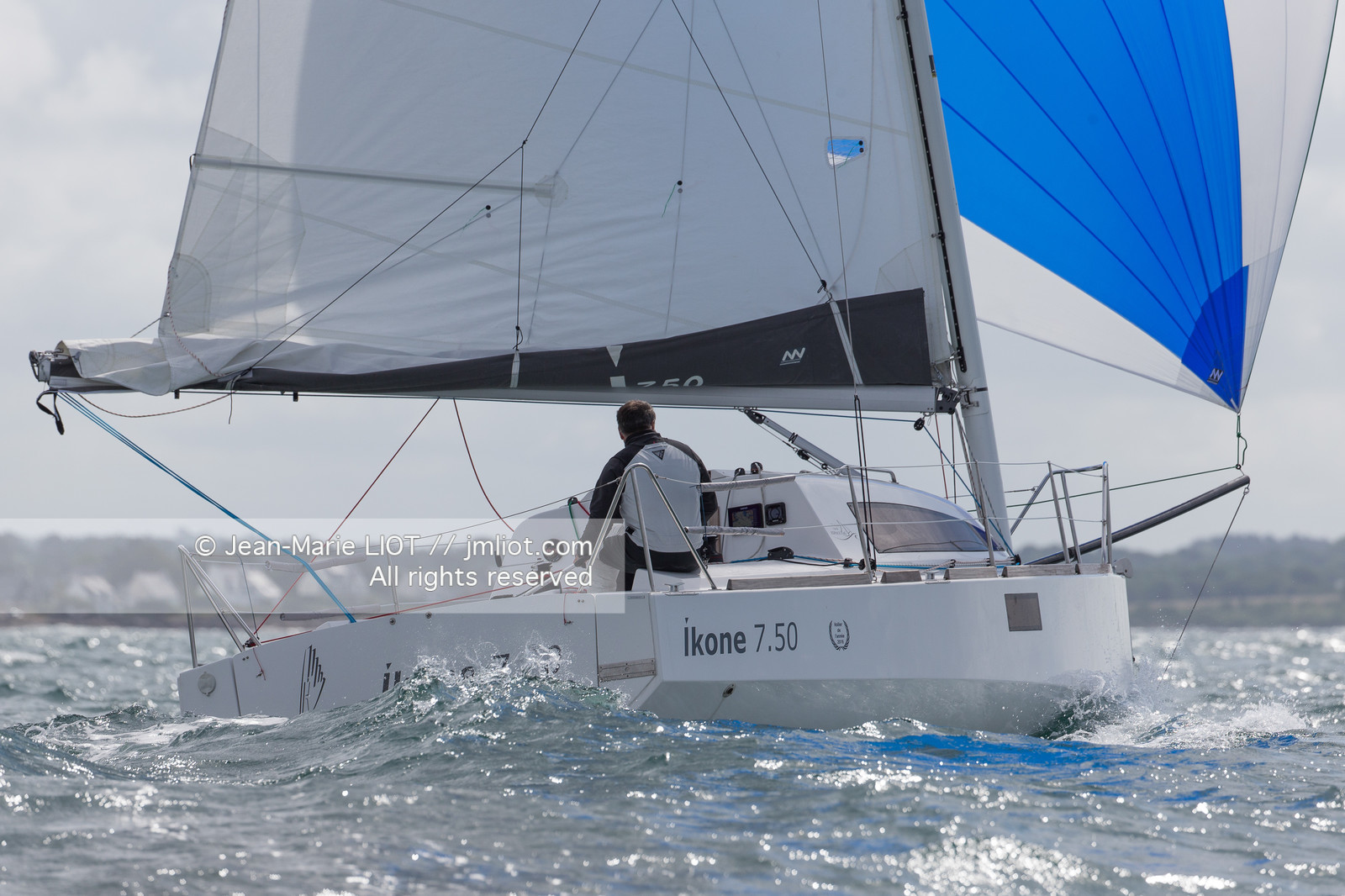 IKONE 750 - YACHT MAGAZINE ALLEMAGNE