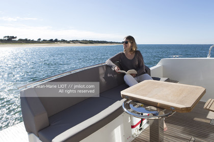 PRESTIGE 420 - PRESTIGE YACHTS