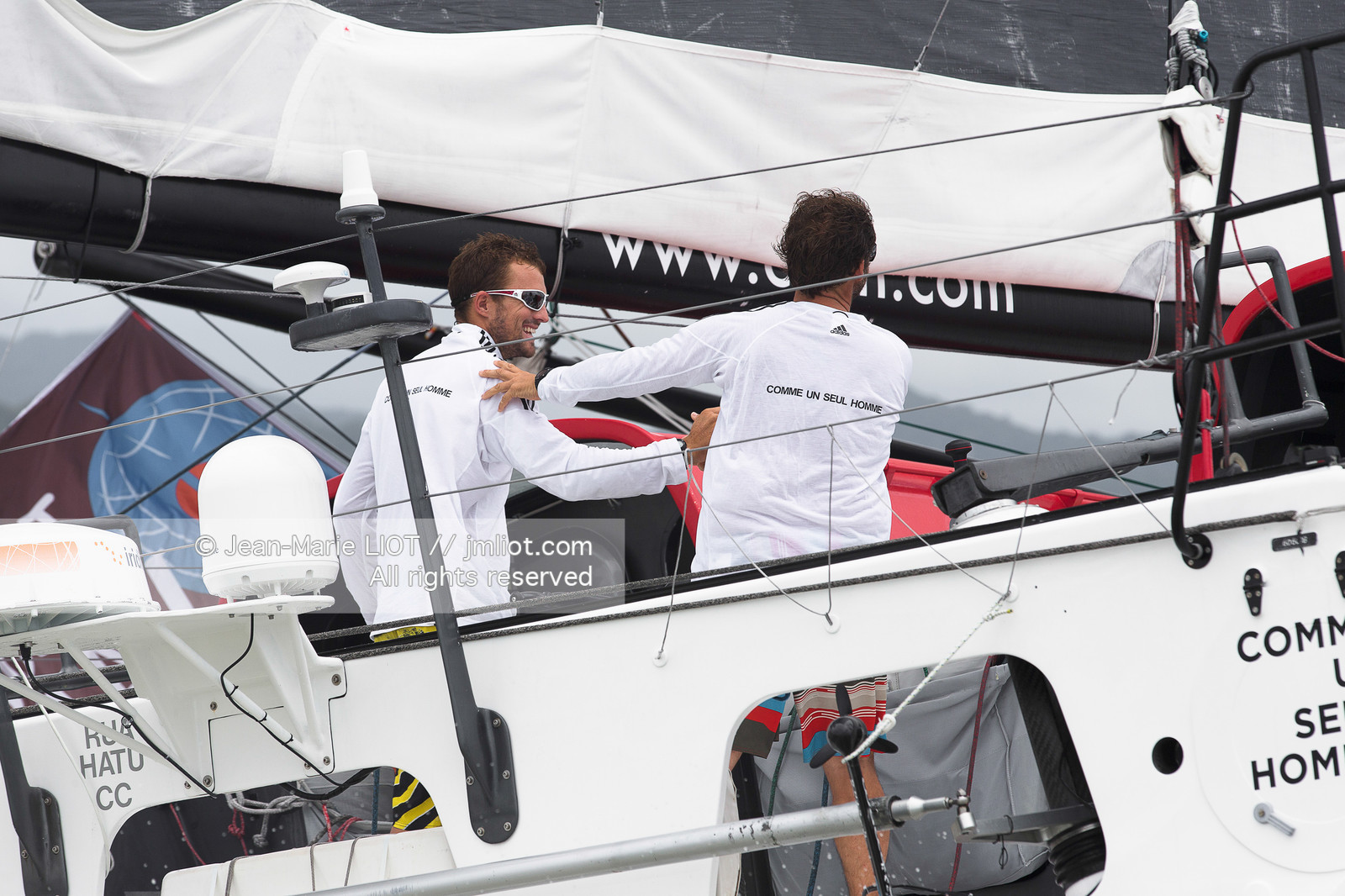 Itajaï (Brazil) le 13 November 2015, arrivée de Eric Bellion et Sam Goodchild à bord de l'imoca comme un seul homme. Photo © Jean-Marie Liot   DPPI..