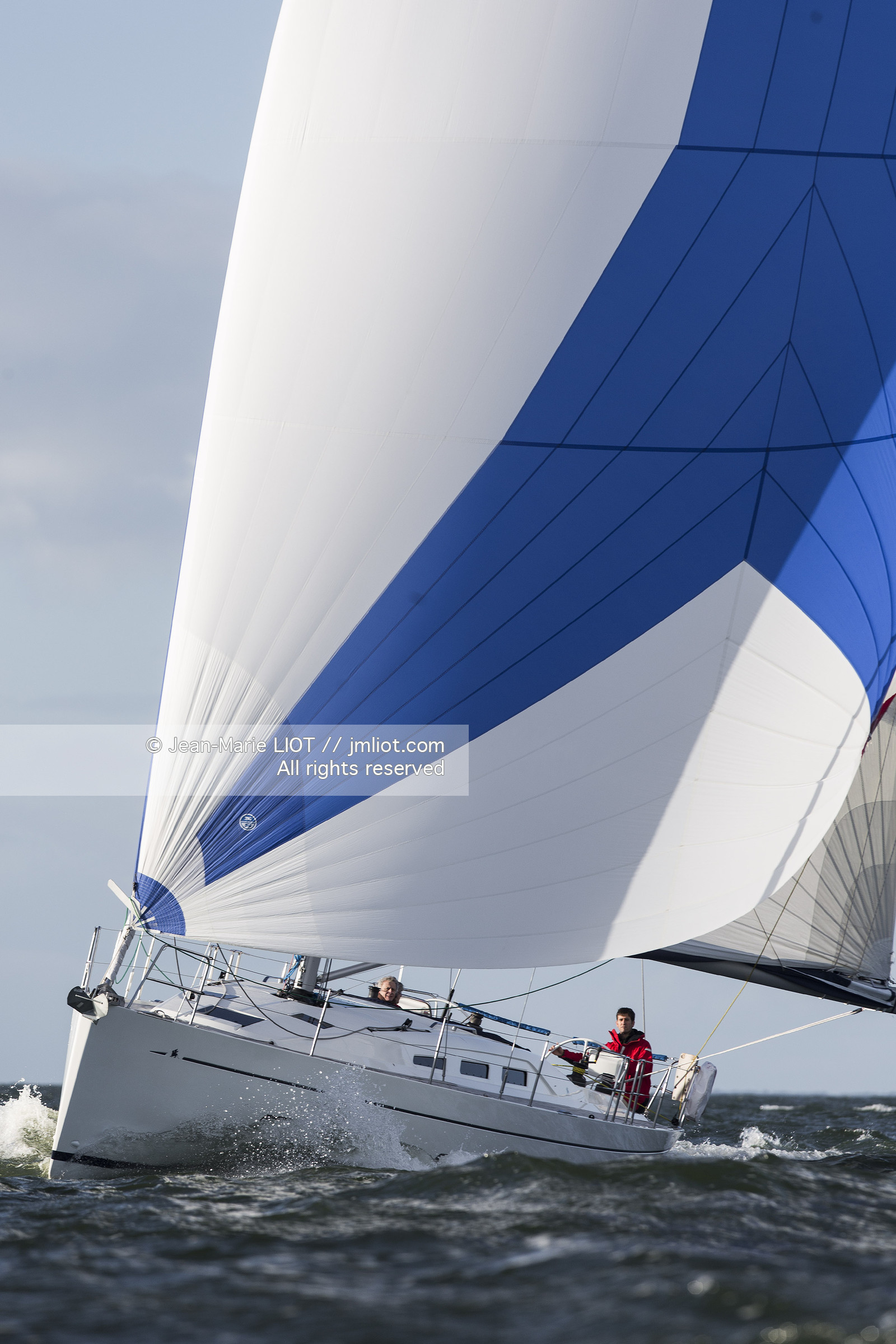 VOILE MAGAZINE - 100 MILLES A BORD