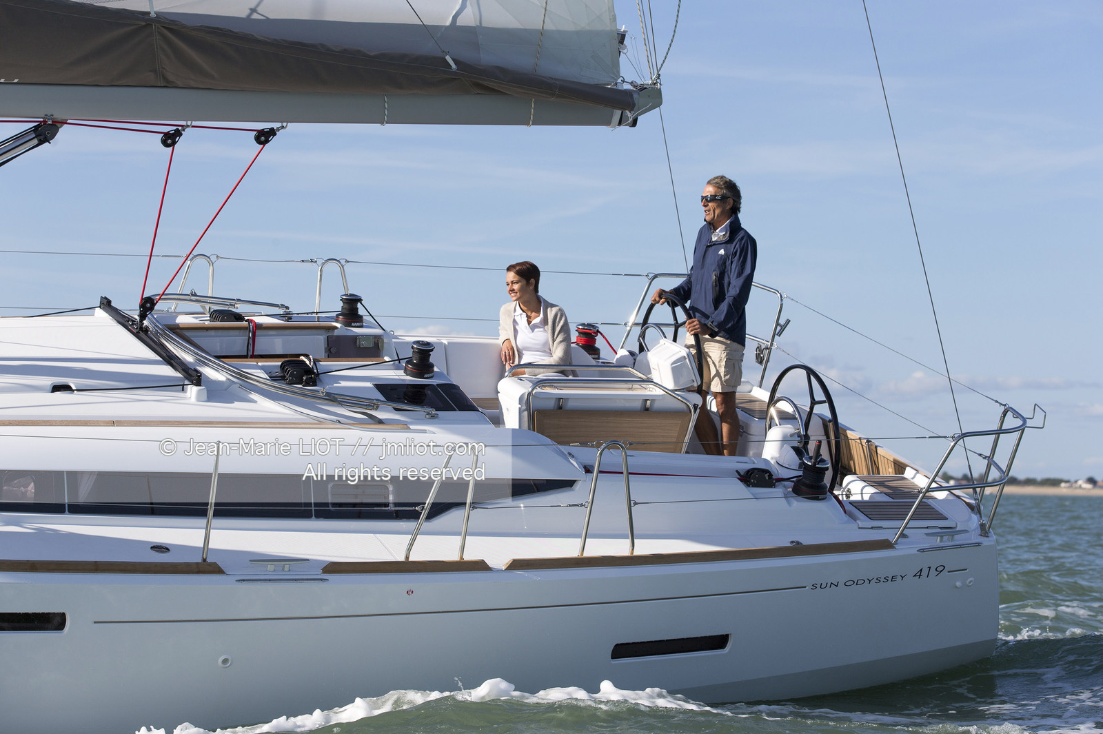Ile de Ré, 23 09 2015, pour le chantier Jeanneau, le nouveau Jeanneau Sun Odyssey 419. Photo © Jean-Marie LIOT   Jeanneau