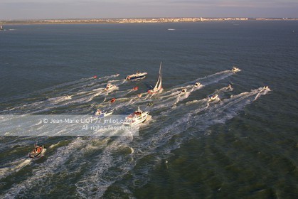 VENDEE GLOBE 2001- ROLAND JOURDAIN ARRIVAL
