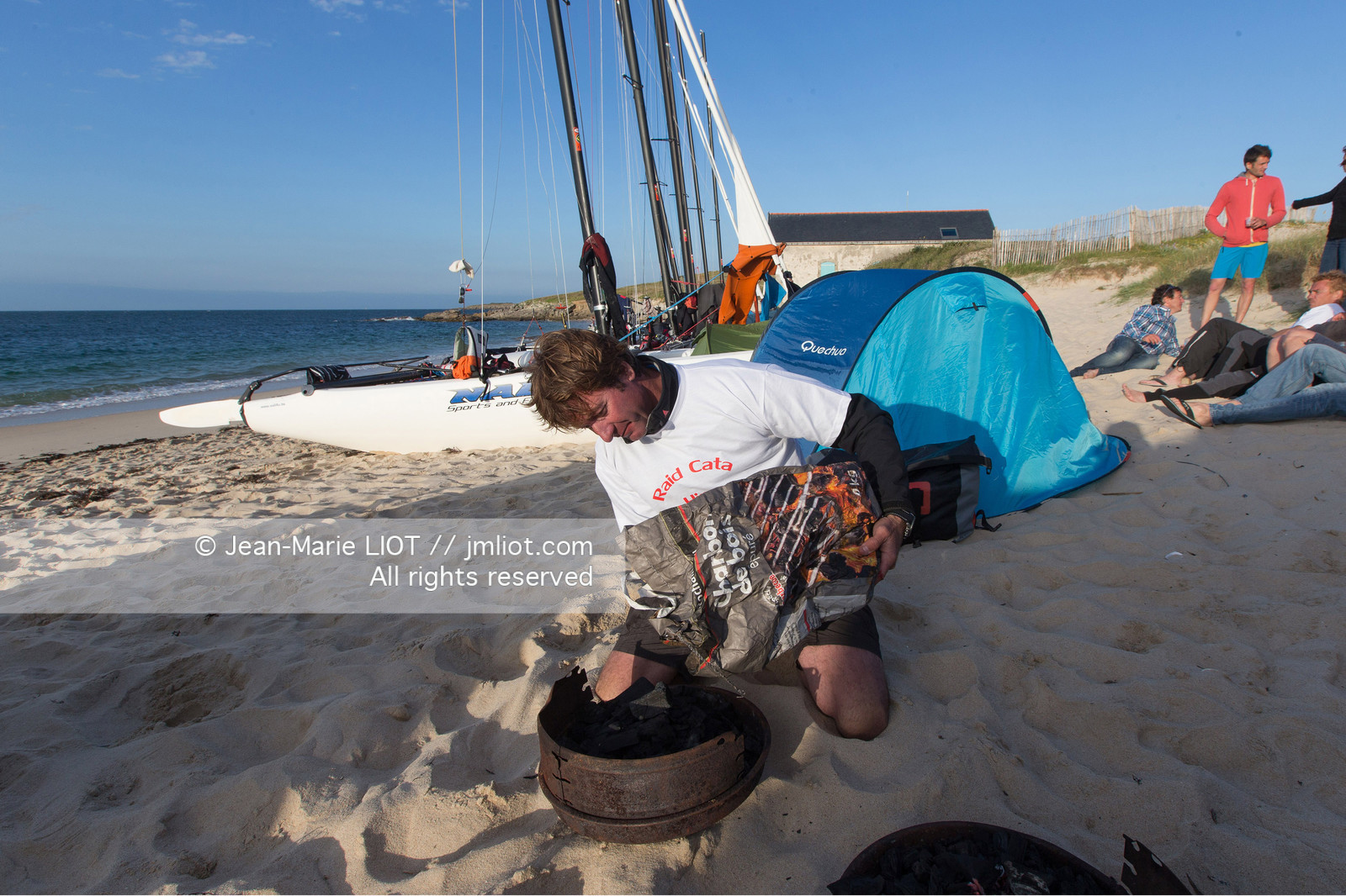 VOILES ET VOILIERS - RAID CATA EN BRETAGNE SUD