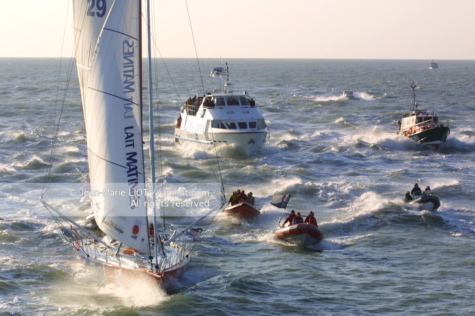 VENDEE GLOBE 2001- ARRIVEE ROLAND JOURDAIN