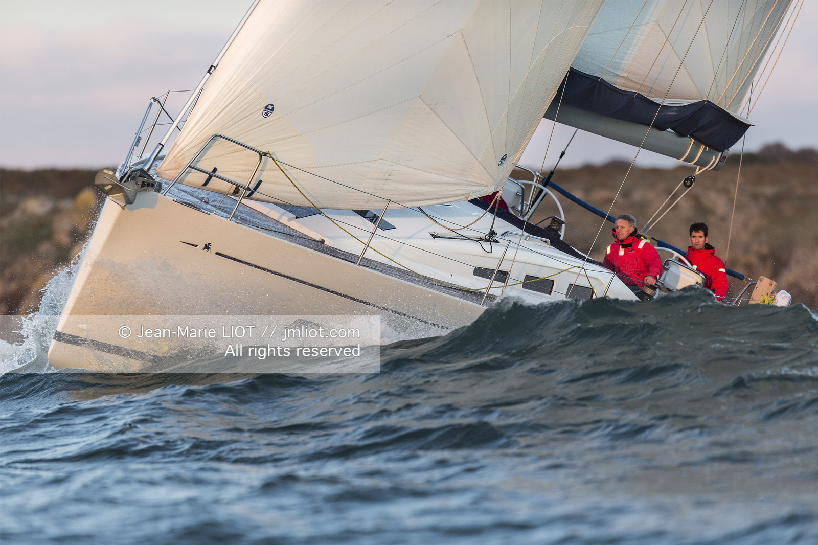 VOILE MAGAZINE - 100 MILLES A BORD