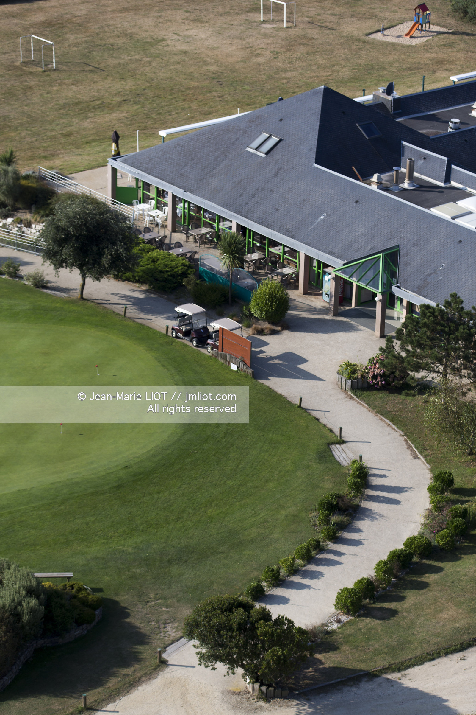 VUE AERIENNE DU GOLF DE PLOEMEUR. MORBIHAN.PHOTO © JEAN-MARIE LIOT.