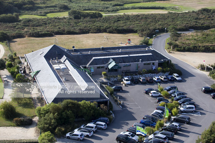 VUE AERIENNE DU GOLF DE PLOEMEUR. MORBIHAN.PHOTO © JEAN-MARIE LIOT.