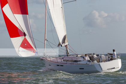 Ile de Ré, 23 09 2015, pour le chantier Jeanneau, le nouveau Jeanneau Sun Odyssey 419. Photo © Jean-Marie LIOT   Jeanneau