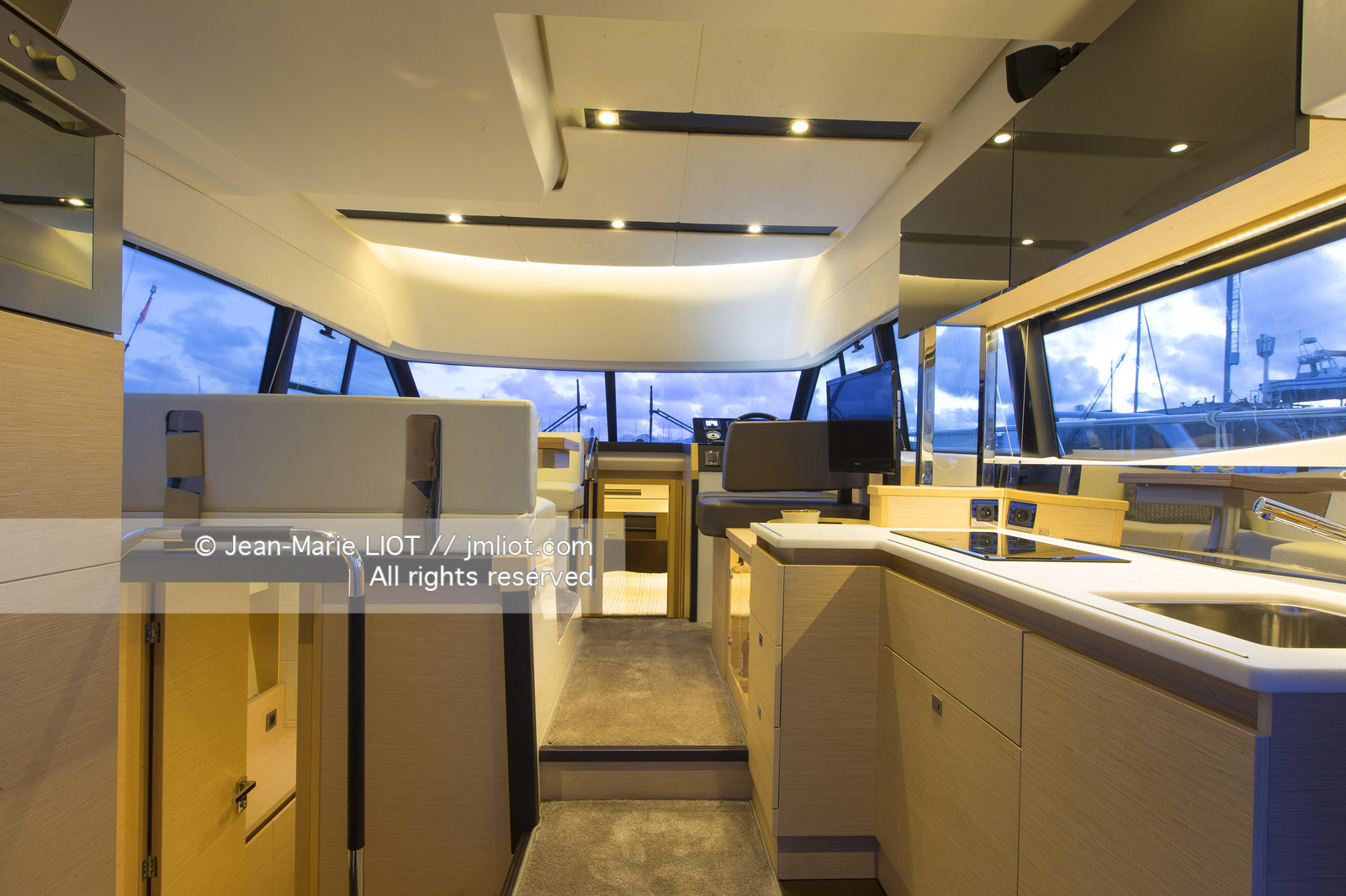 PRESTIGE 420 - PRESTIGE YACHTS