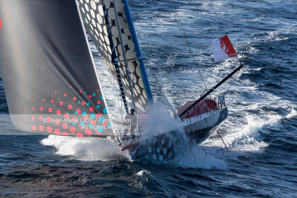 VENDEE GLOBE 2016-2017 - ERIC BELLION - COMME UN SEUL HOMME