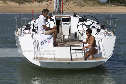 Ile de Ré, 23 09 2015, pour le chantier Jeanneau, le nouveau Jeanneau Sun Odyssey 419. Photo © Jean-Marie LIOT   Jeanneau