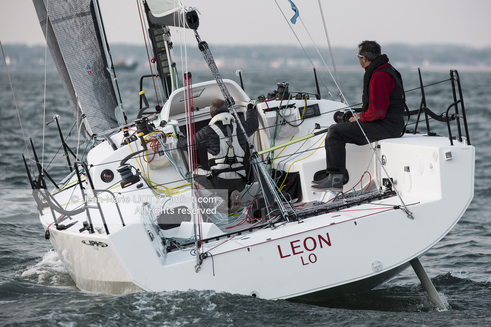 VOILE MAGAZINE - 100 MILLES