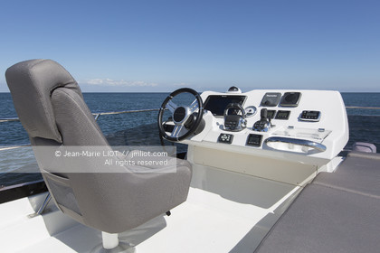 PRESTIGE 420 - PRESTIGE YACHTS