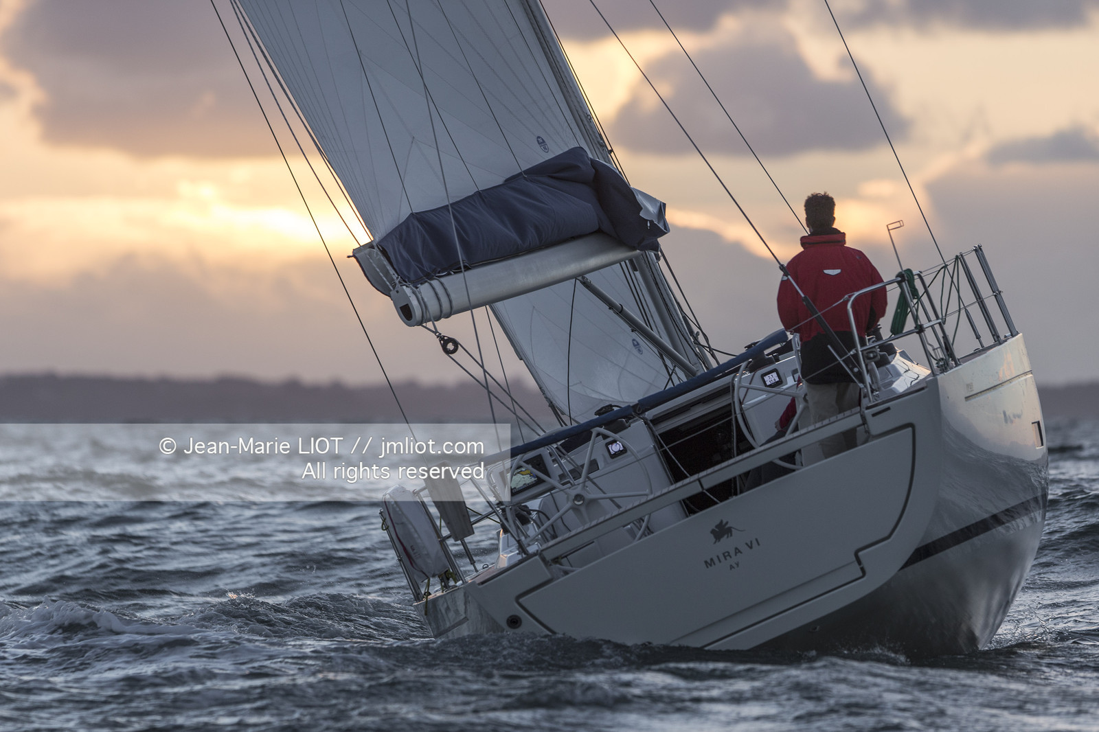 VOILE MAGAZINE - 100 MILLES A BORD