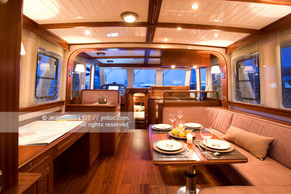 RHEA TRAWLER 43