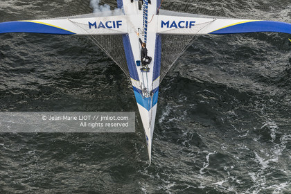 TRIMARAN MACIF - FRANCOIS GABART - RECORD DU TOUR DU MONDE EN SOLITAIRE SANS ESCALE