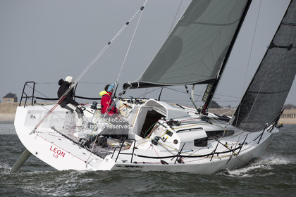 VOILE MAGAZINE - 100 MILLES