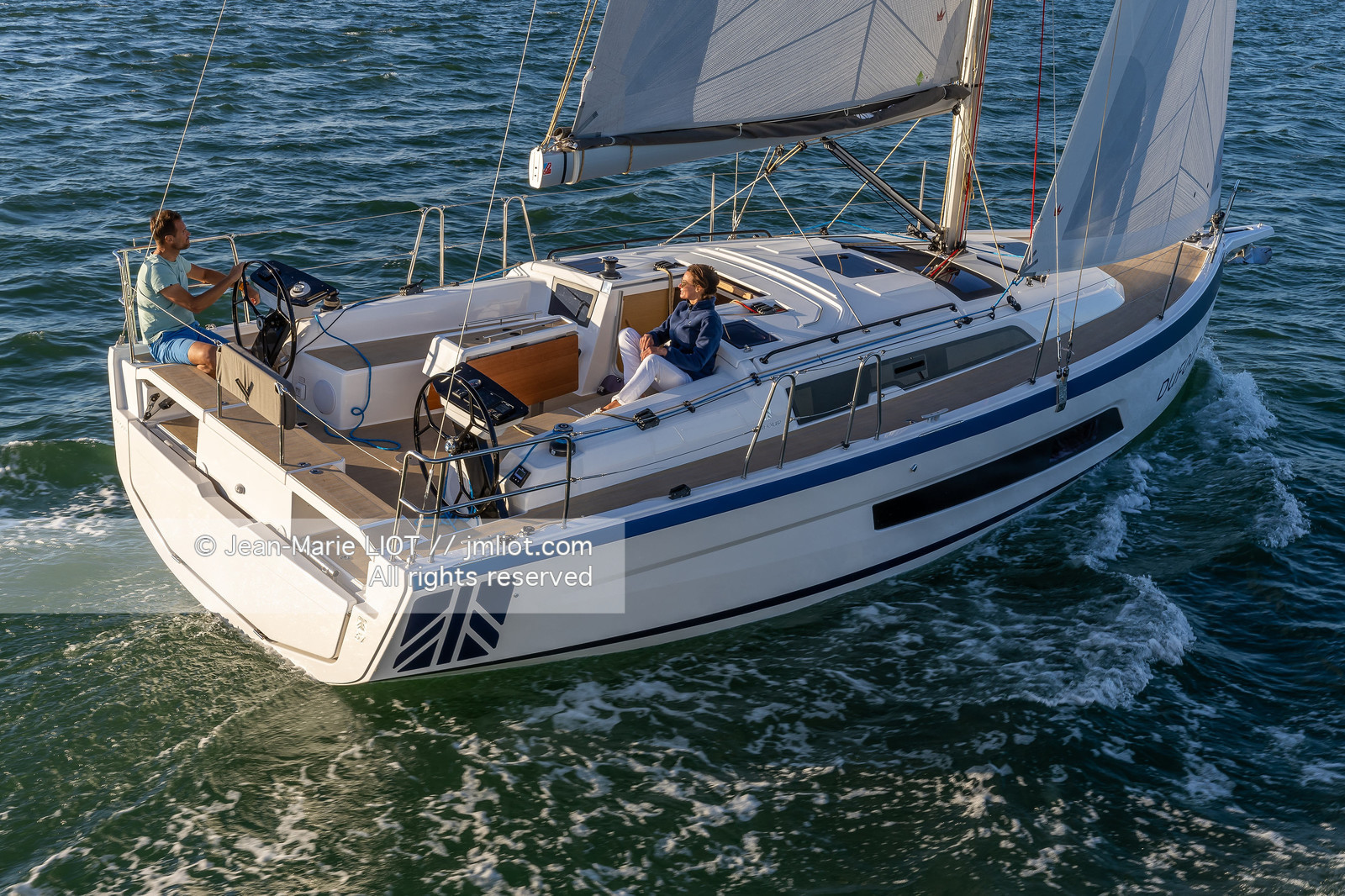 DUFOUR YACHTS 2022 - DUFOUR 37