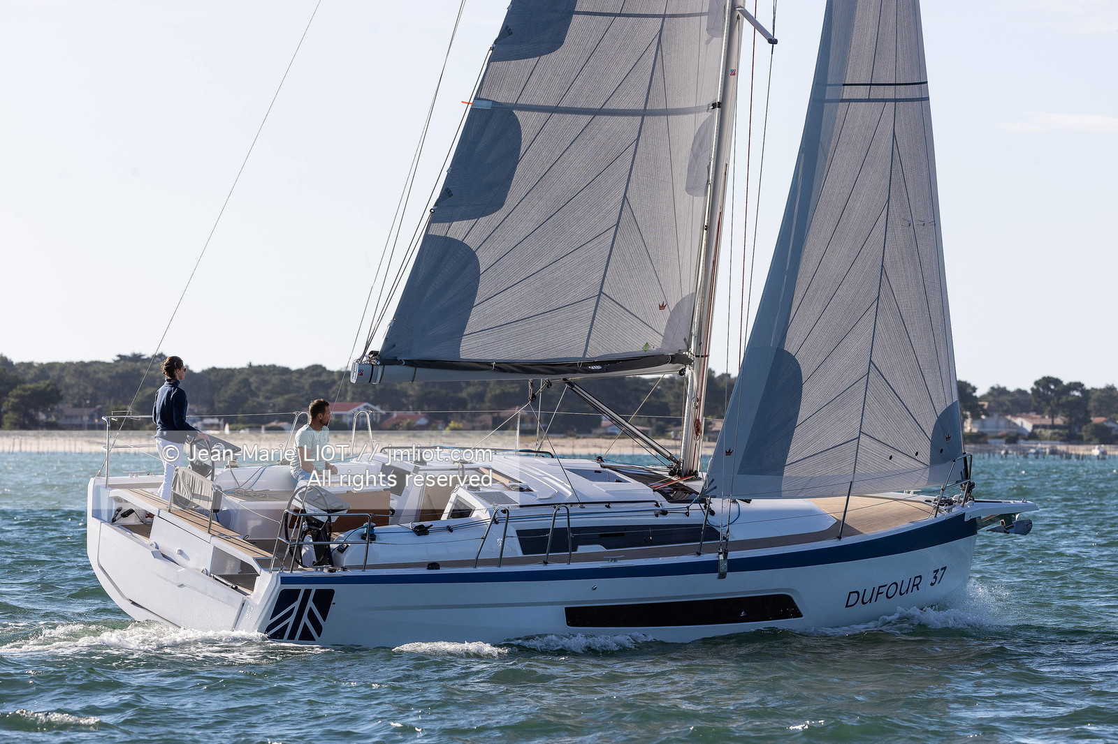 DUFOUR YACHTS 2022 - DUFOUR 37