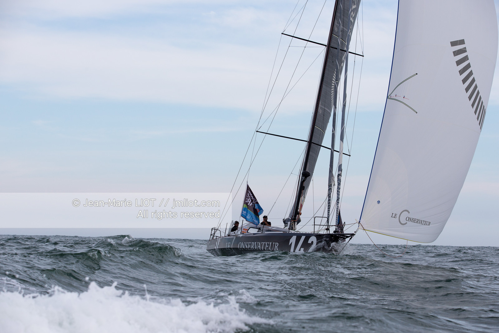 Itajaï (bresil) le 18 novembre 2015, arrivée de Yannick Bestaven et Pierre Brasseur à bord du Class 40 Le Conservateur, premier au classement des Class 40. .Photo © Jean-Marie Liot.