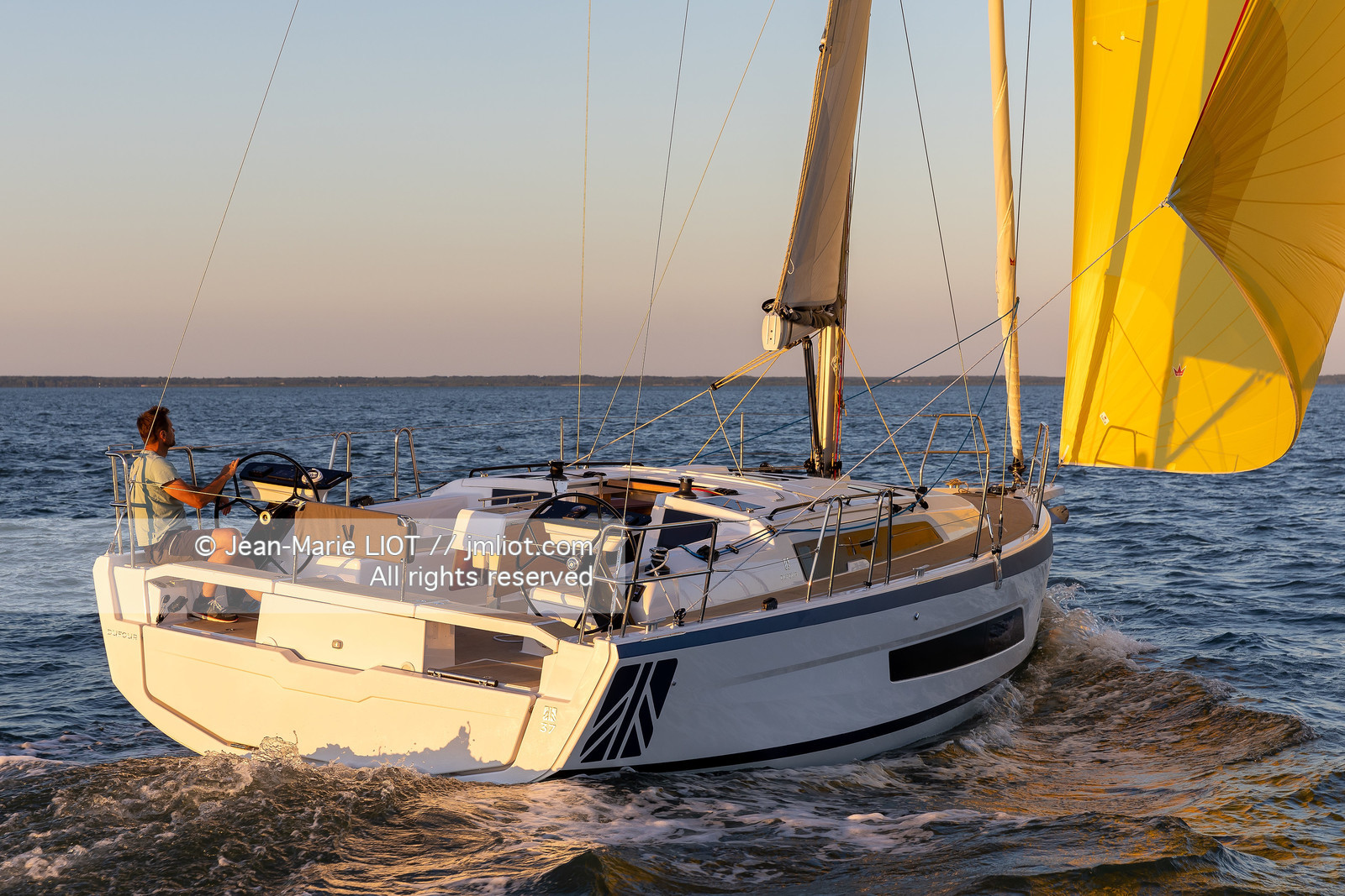 DUFOUR YACHTS 2022 - DUFOUR 37