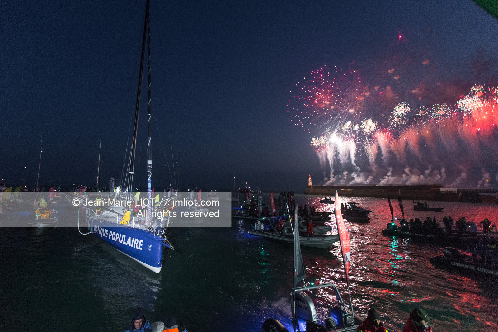 Les Sables d'Olonne, le 19 janvier 2017 arrivée d'Armel Le Cléac'h (FR) skipper de l'imoca Banque Populaire arrive 1er du Vendee globe 2016-2017. Photo © Jean-Marie Liot   DPPI