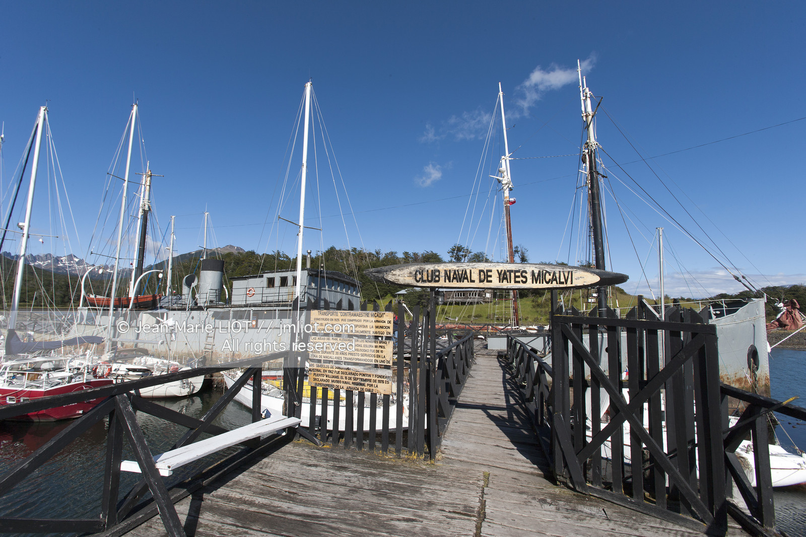 090107VG09_L7A5452