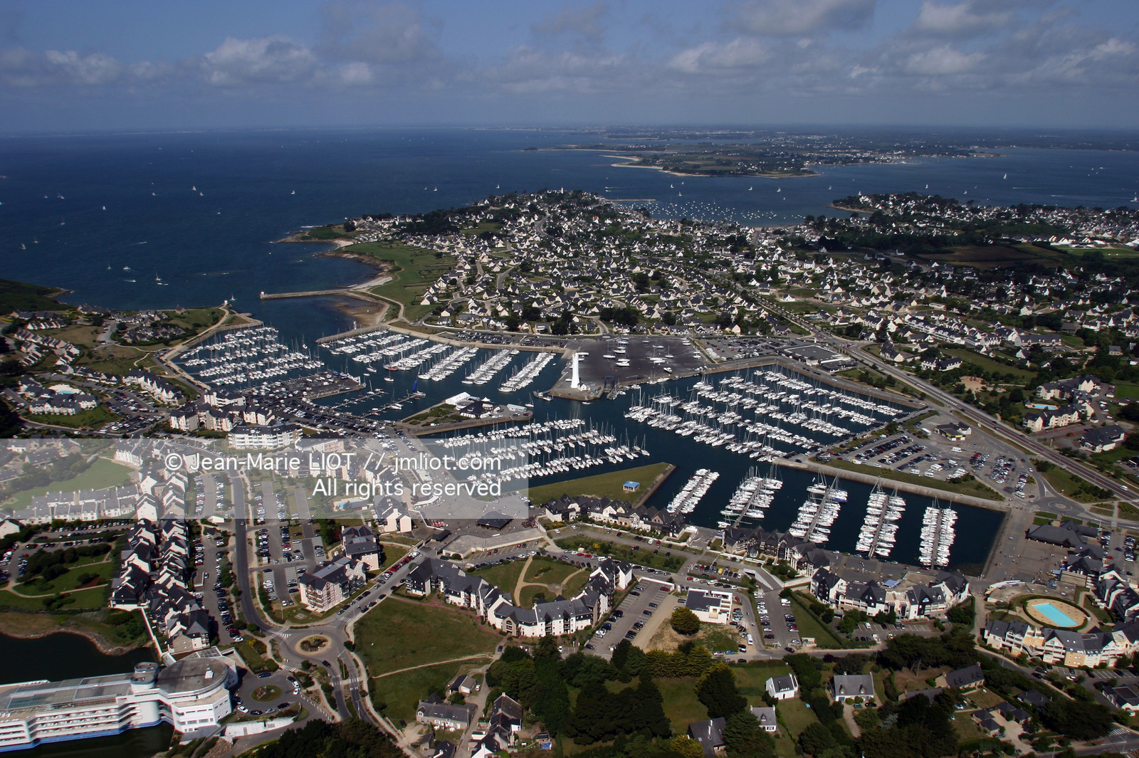 PHOTO © JEAN-MARIE LIOT