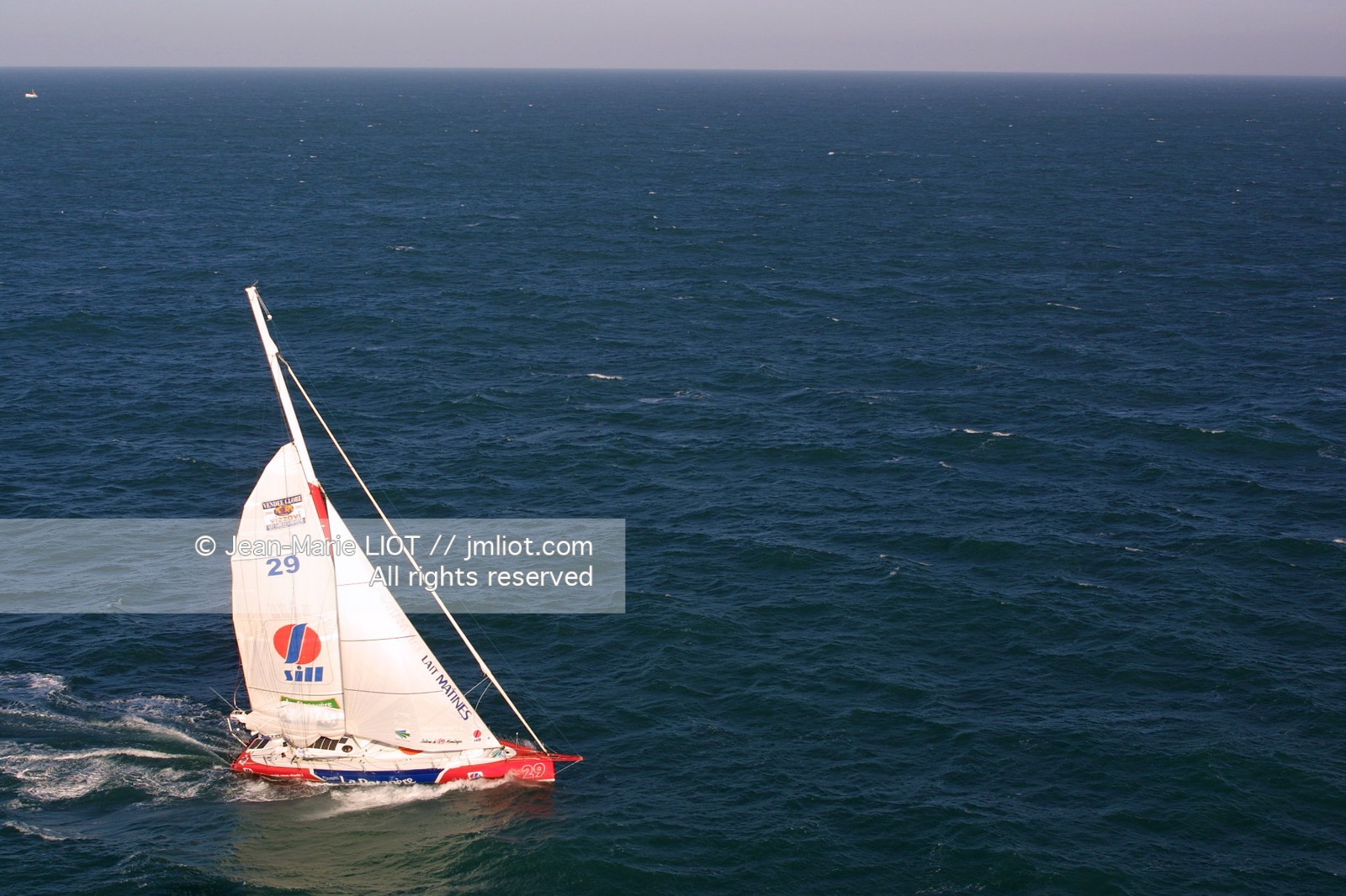 VENDEE GLOBE 2001- ARRIVEE ROLAND JOURDAIN