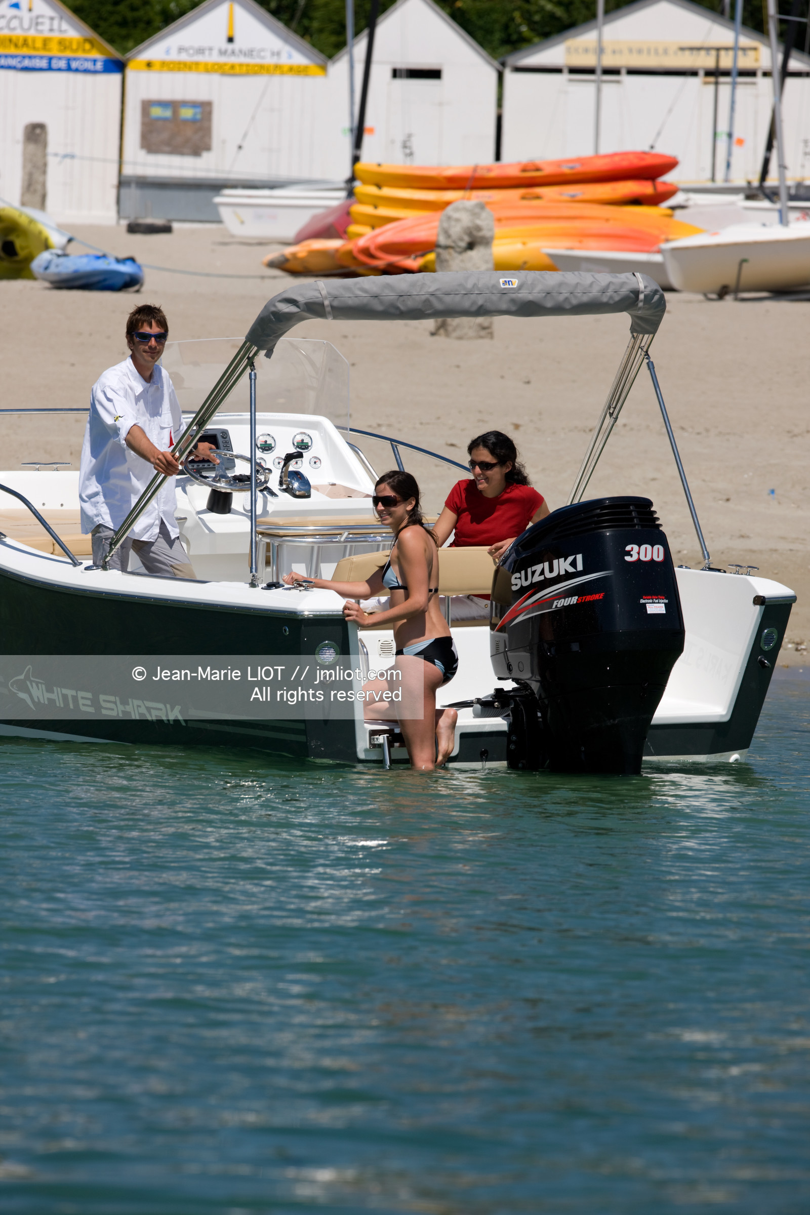 WHITE SHARK 226