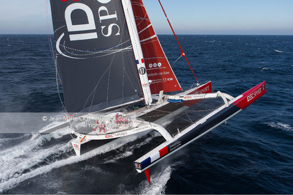 MAXI TRIMARAN IDEC SPORT 2015 - BANQUE D'IMAGES
