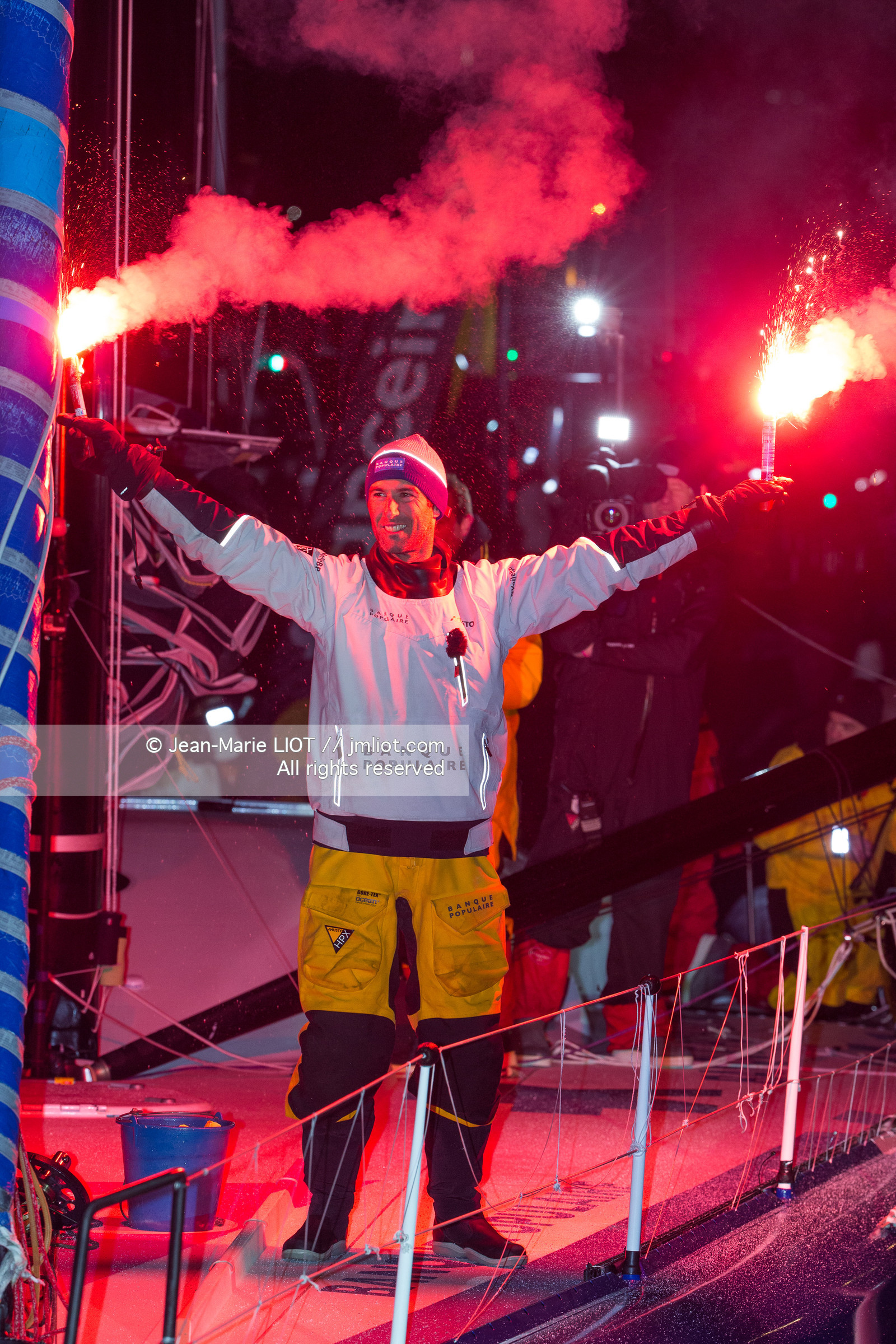 Les Sables d'Olonne, le 19 janvier 2017 arrivée d'Armel Le Cléac'h (FR) skipper de l'imoca Banque Populaire arrive 1er du Vendee globe 2016-2017. Photo © Jean-Marie Liot   DPPI
