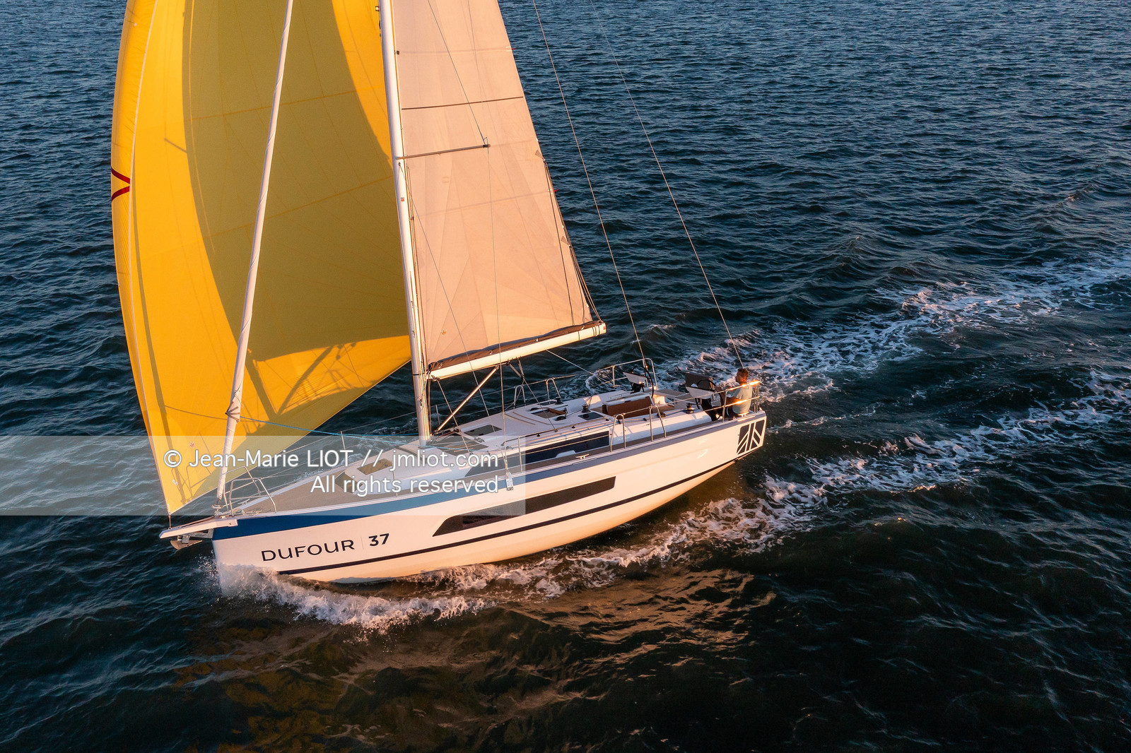 DUFOUR YACHTS 2022 - DUFOUR 37