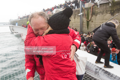 IDEC SPORT- ARRIVEE  RECORD TROPHEE JULES VERNE