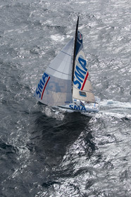 Paul Meilhat et Michel Desjoyeaux à l'entrainement sur IMOCA SMA avant le départ de la Transat Jacques vabre 2015 au départ du Havre et à destination de Itajaï au Brésil..Groix, 16 09 2015, Photo © Jean-Marie LIOT   DPPI.