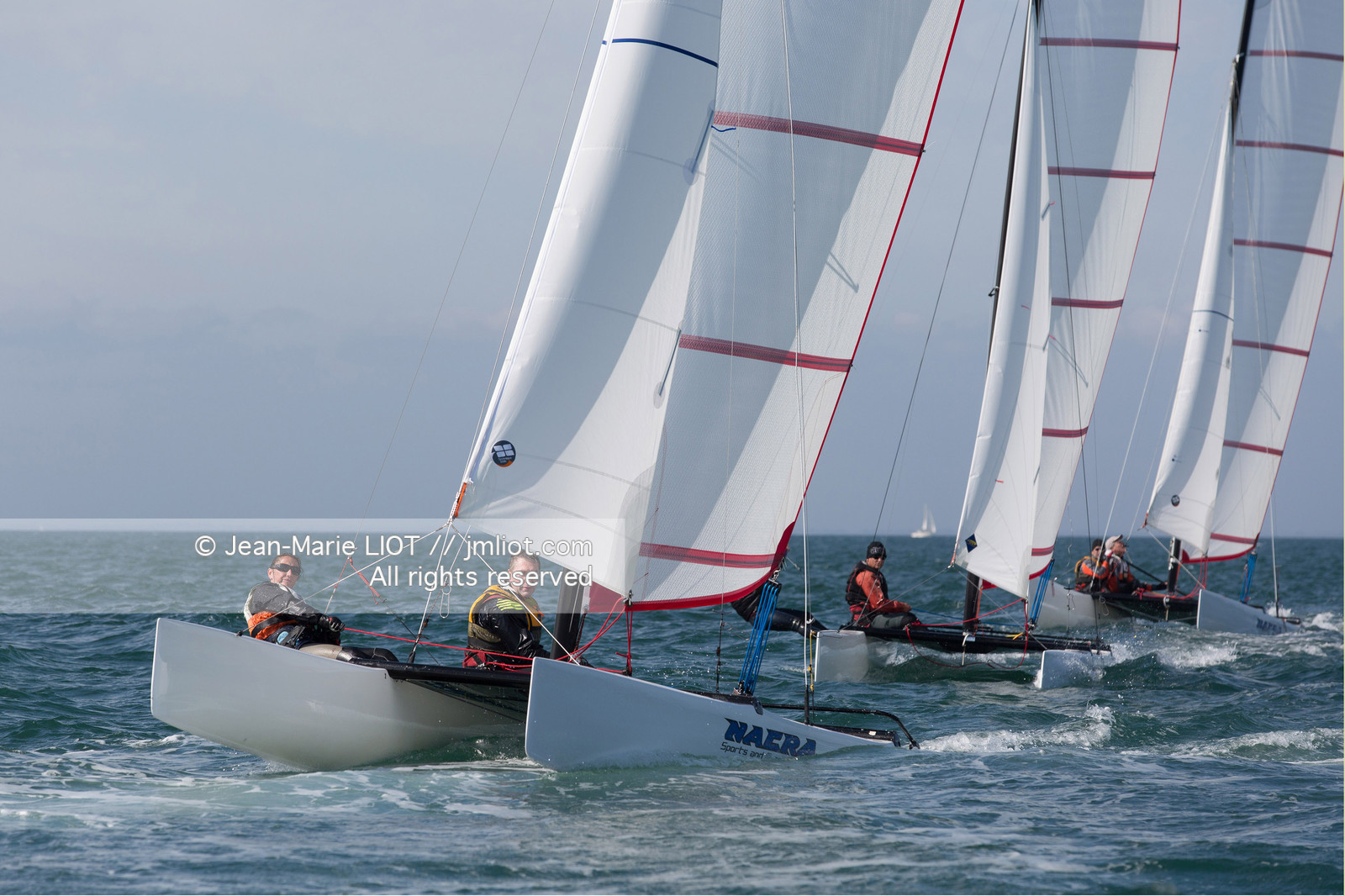 VOILES ET VOILIERS - RAID CATA EN BRETAGNE SUD