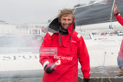 IDEC SPORT- ARRIVEE  RECORD TROPHEE JULES VERNE