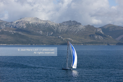 090107VG09090105FONCIA_38V4874 .jpg