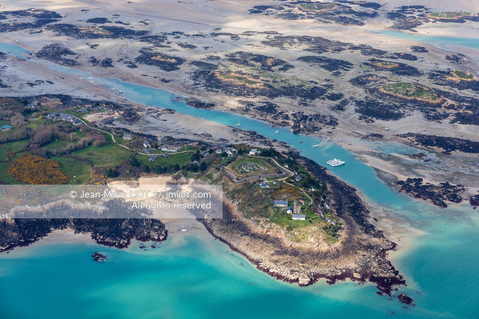 LES ILES CHAUSEY