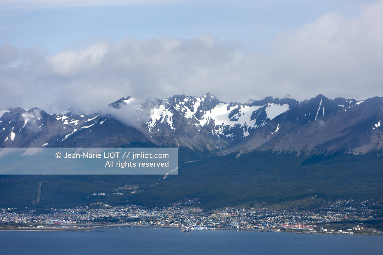 Ushuaia, Terre de Feu est la ville la plus australe du globe.Située à la pointe de l'Argentine cette province est la porte de l'antartique.photo © Jean-Marie Liot.