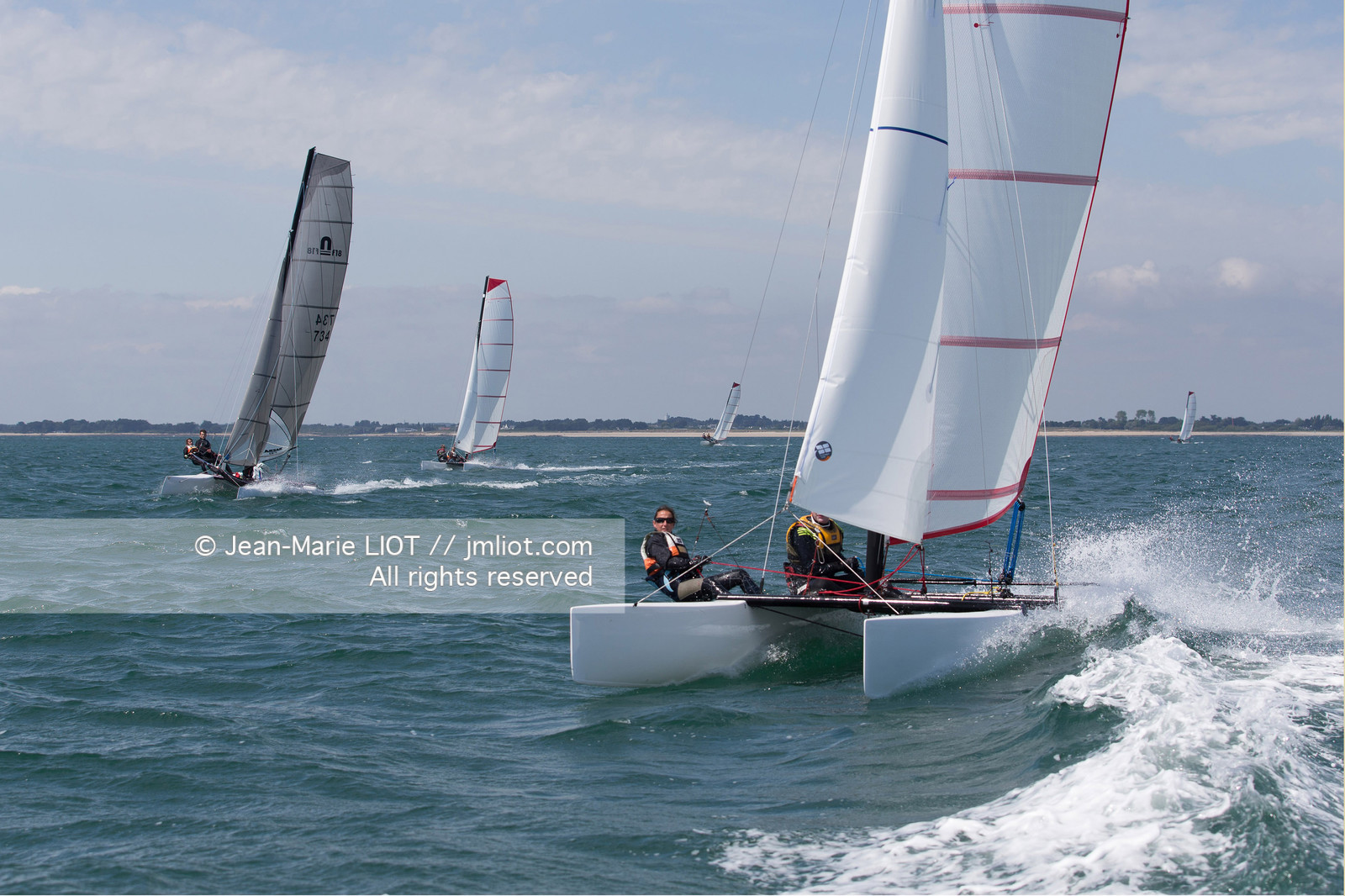 VOILES ET VOILIERS - RAID CATA EN BRETAGNE SUD