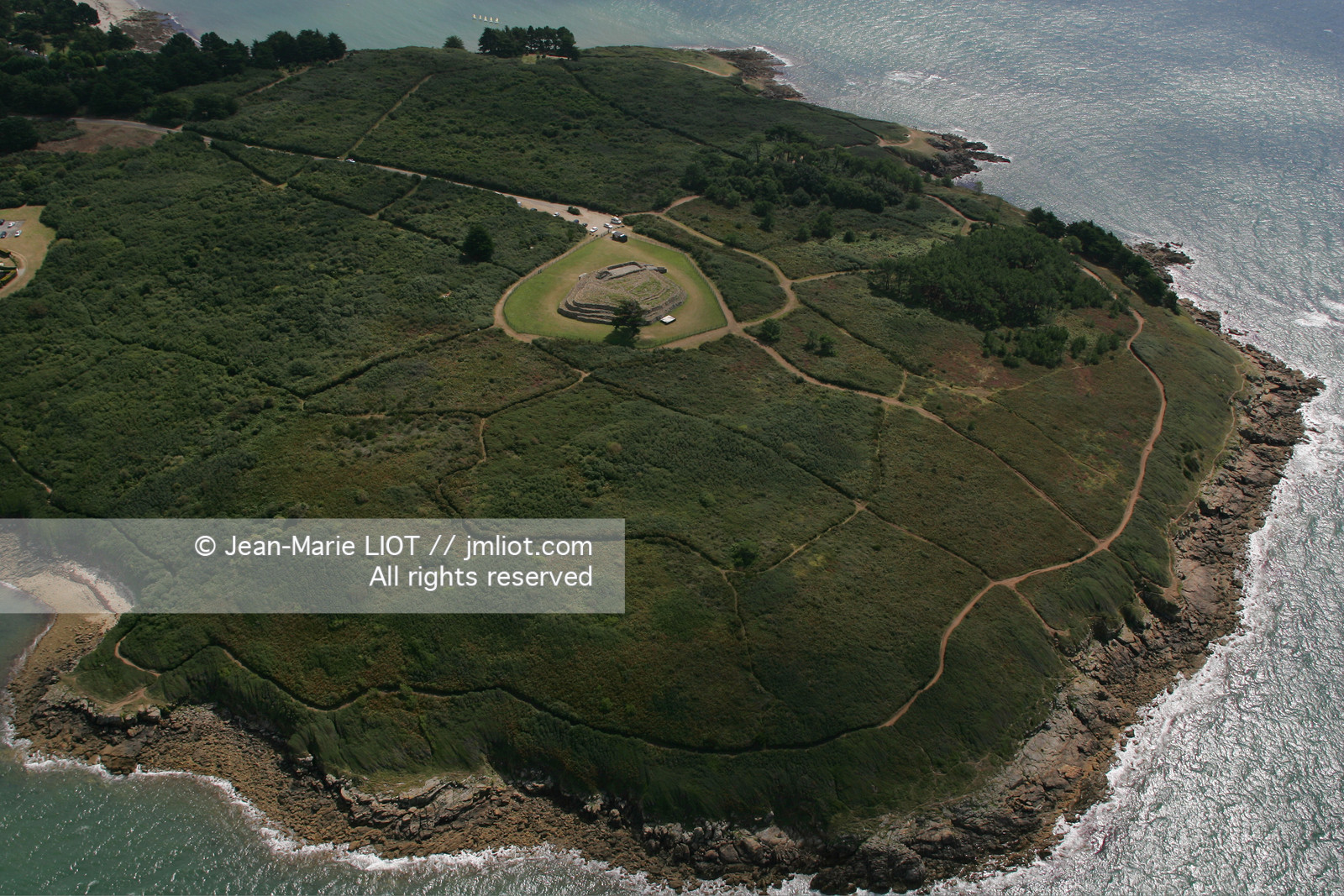 PHOTO © JEAN-MARIE LIOT