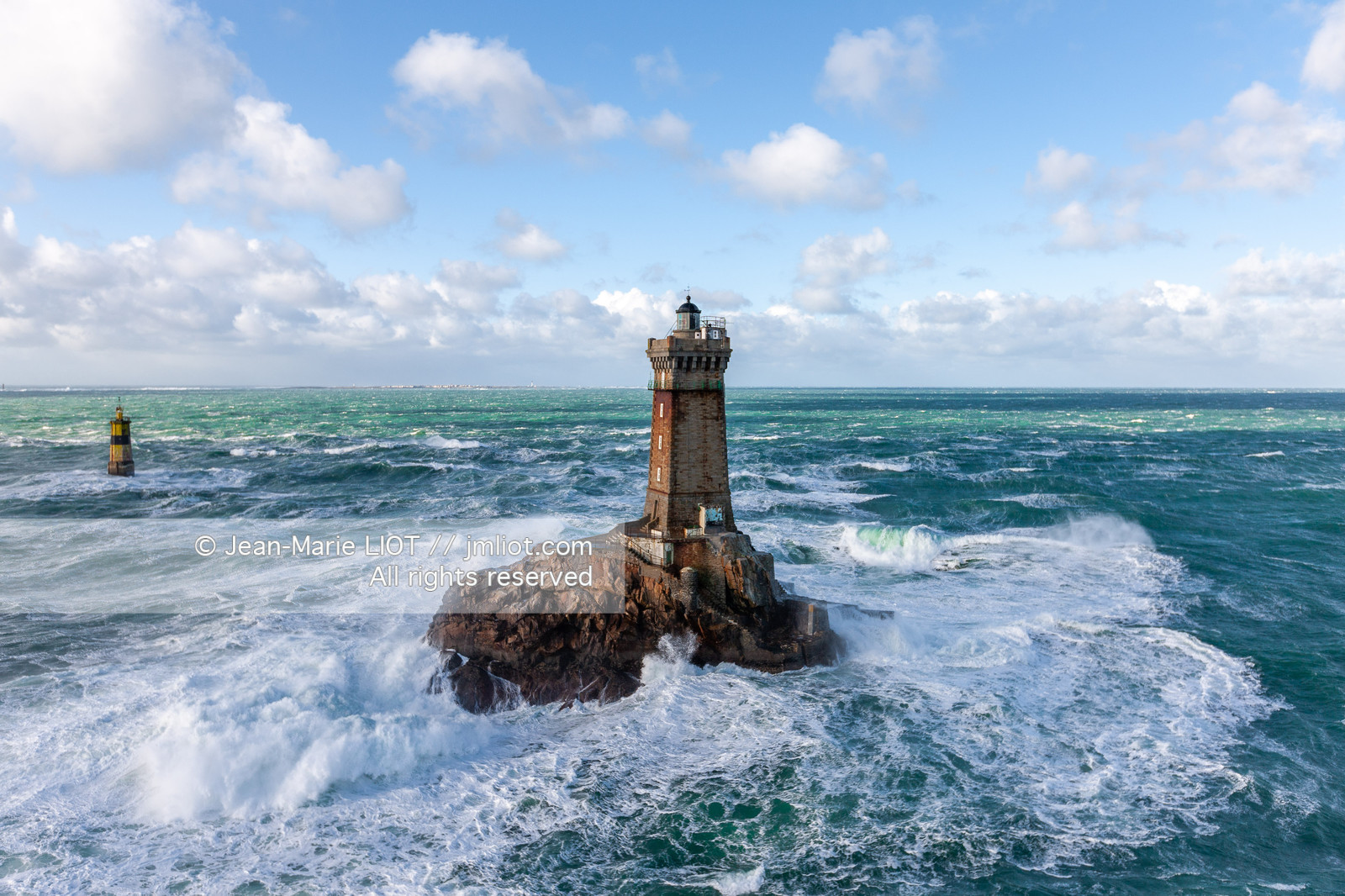PHARES DANS LA TEMPËTE.