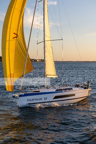 DUFOUR YACHTS 2022 - DUFOUR 37